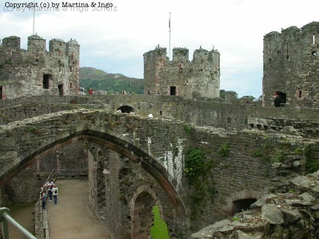 dscn0118.jpg - Denbig oder Ruthin, irgendwann hatten wir zeitweise den �berblick verloren, obwohl sich die Besichtigung dieses Castles wirklich gelohnt hat.