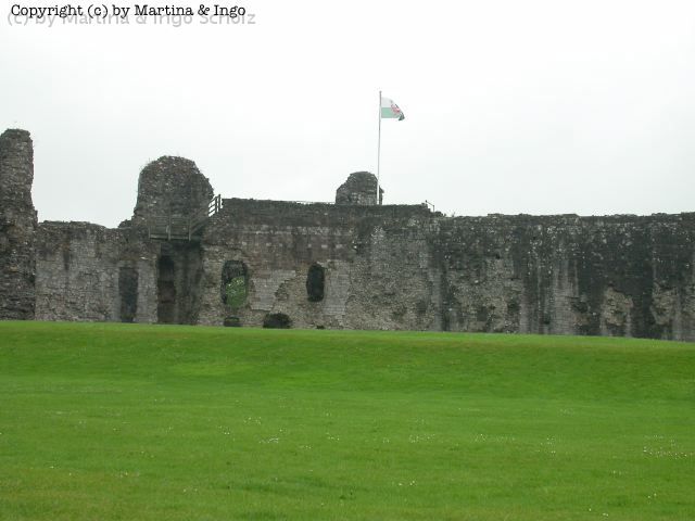 dscn0125.jpg - Verw�hnt von den bis dato gesehenen Castles fanden wir dieses Exemplar nicht ganz so sch�n, so dass wir mal wieder vergessen haben, wo es liegt.