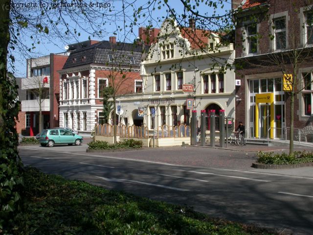 dscn0040.jpg - Hotel "Zur Post"Eine sehr sch�ne und unheimlich gem�tliche Absteige in Norden.Au�erdem ist auch noch eine Kneipe angeschlossen, was den Weg ins Bett deutlich reduziert.