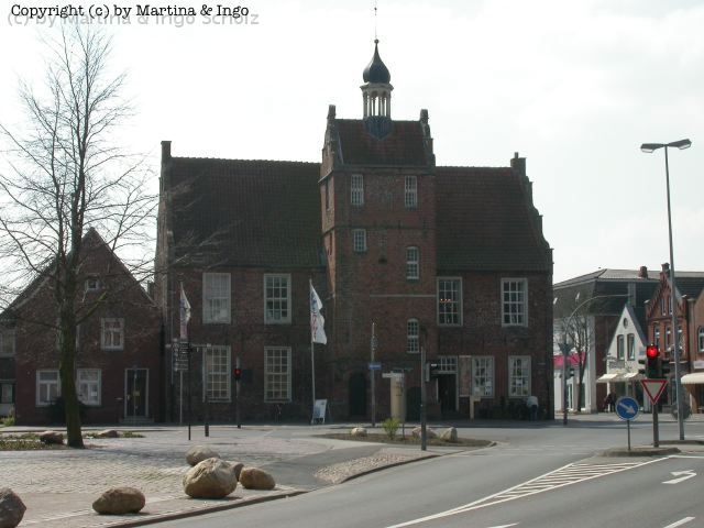 dscn0078.jpg - In diesem Geb�ude befindet sich das Teemuseum von Norden.