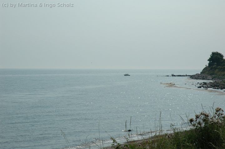 20050820111904.jpg - Wanderweg am Campingplatz "Klausdorfer Strand"